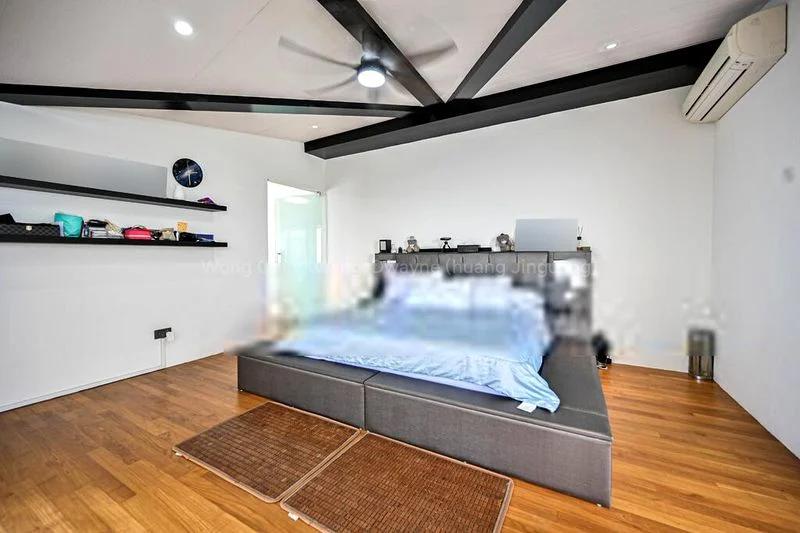 7 Bed Apartment (Condo) for Sale in  Avon Park - Image 5